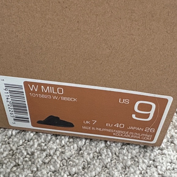 NWT Koolaburra by Ugg Black Slippers with Fur Lining - Picture 2 of 3